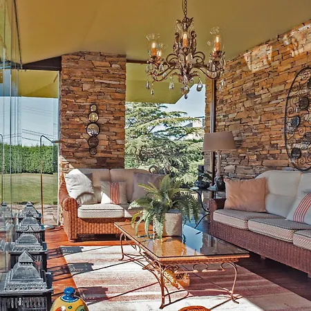 Cubo's Casa Liso